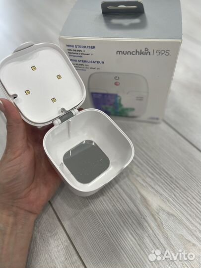 Munchkin мини-уф стерлизатор для пустышек