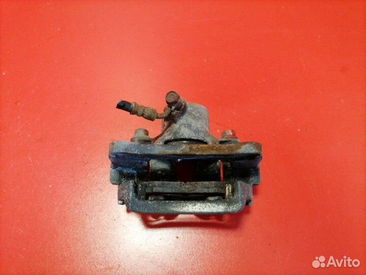 Суппорт задний правый Lexus Gx470 UZJ120L 2UZ-FE