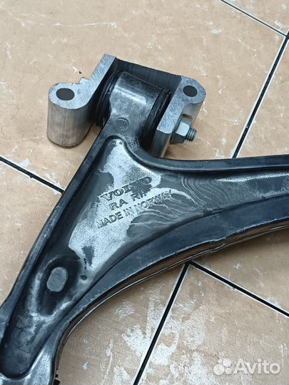 Рычаг передний правый volvo s60 v90 s90