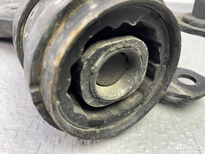 Рычаг подвески нижний передний левый Volvo C30 MK