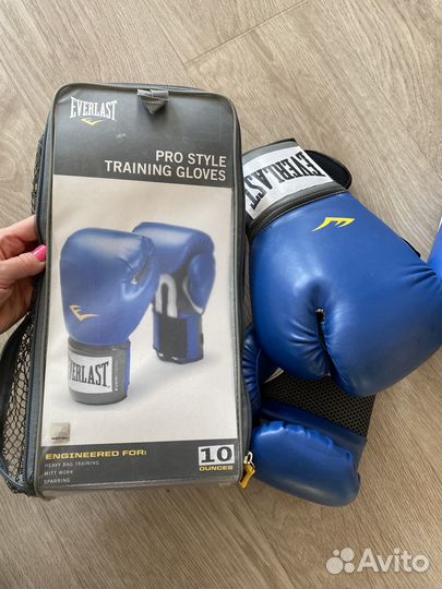 Боксерские перчатки everlast 10 oz