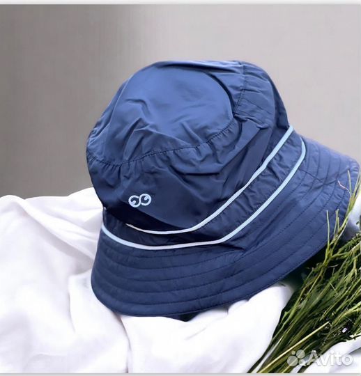 Панама бренда Escada