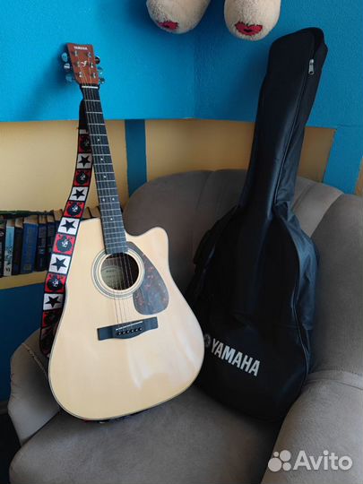 Электроакустическая гитара Yamaha FX 370C