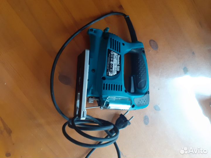 Электролобзик makita 4329