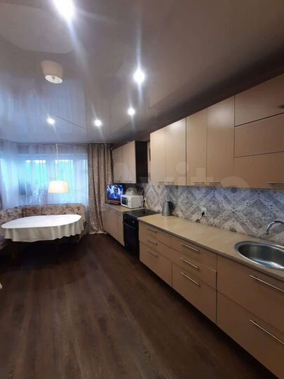 2-к. квартира, 60 м², 3/9 эт.