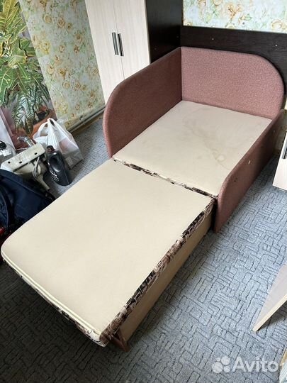 Диван,стол,тумба