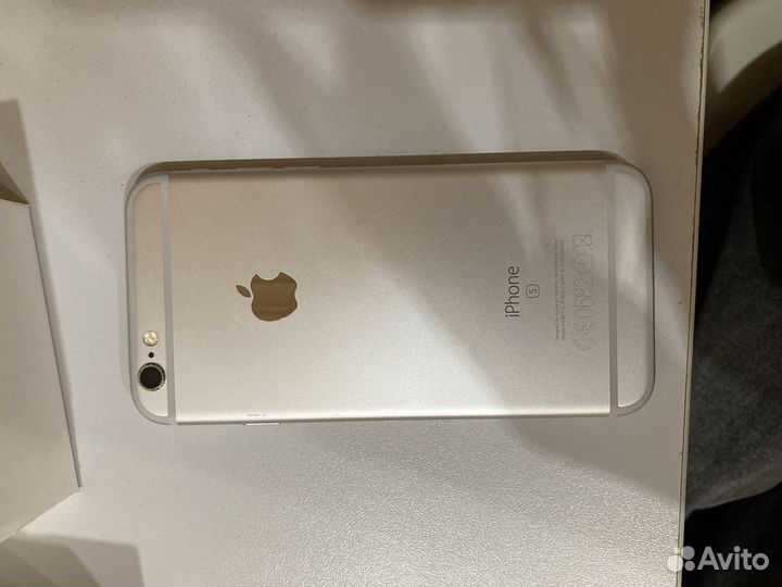 iPhone 6S, 64 ГБ