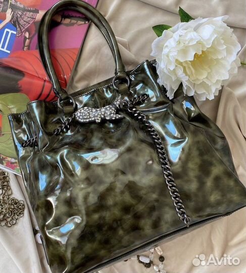 Сумка шоппер, тоут Valentino Garavani кожа