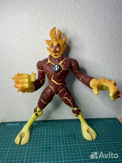 Вилгакс (Бен 10), фигурка + человек огонь