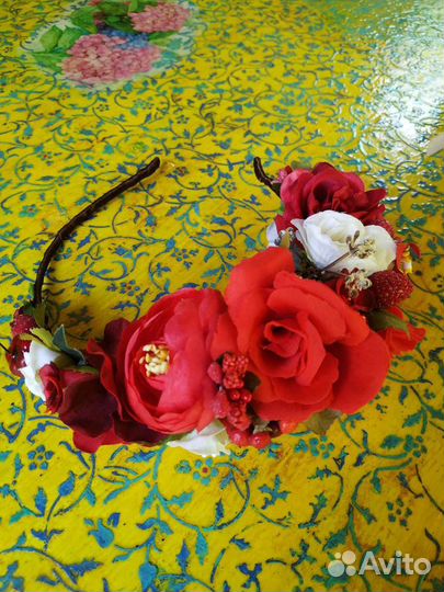 Ободок ассиметричный с цветами