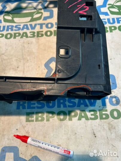 Рамка передняя (телевизор) Volkswagen Polo RUS