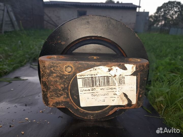 Опорный коток Hitahi 330