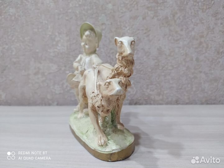 Статуэтка девочка с борзыми.Германия. Винтаж