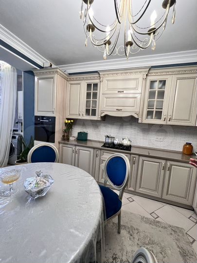 2-к. квартира, 73 м², 9/10 эт.