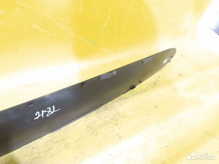 Обшивка крышки багажника VW Touareg фольксваген