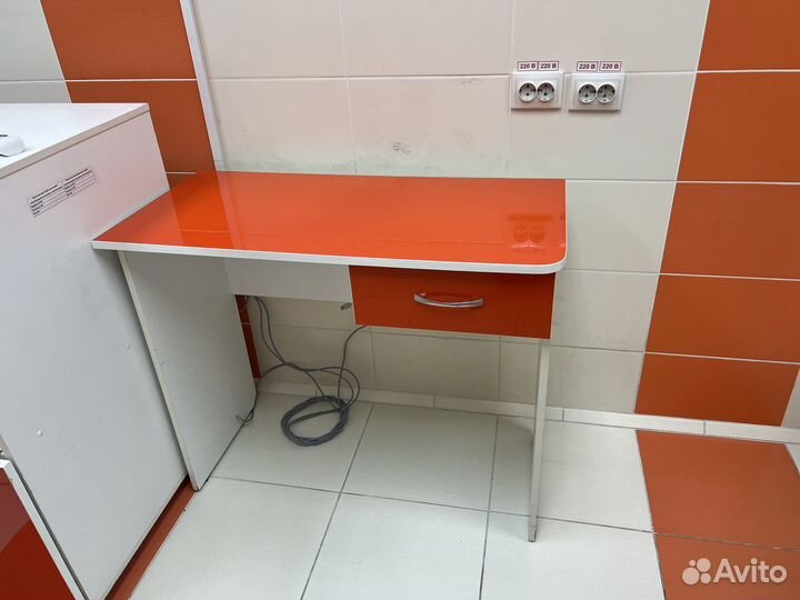 Стол