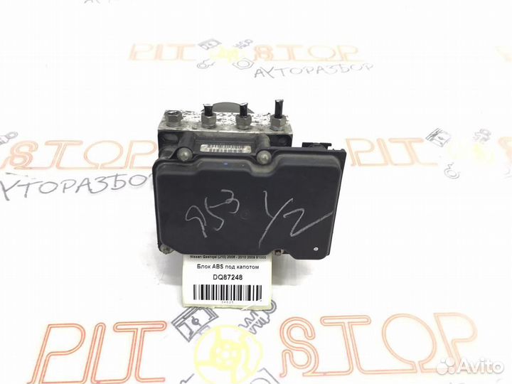 Блок ABS под капотом Nissan Qashqai (J10) 2006