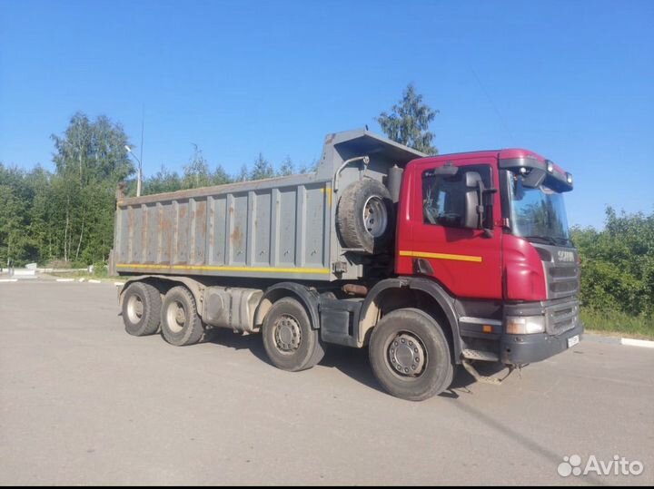 Водитель самосвала