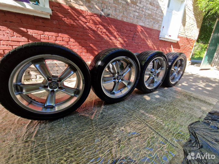 Accelera Beta 275/40 R20 40B