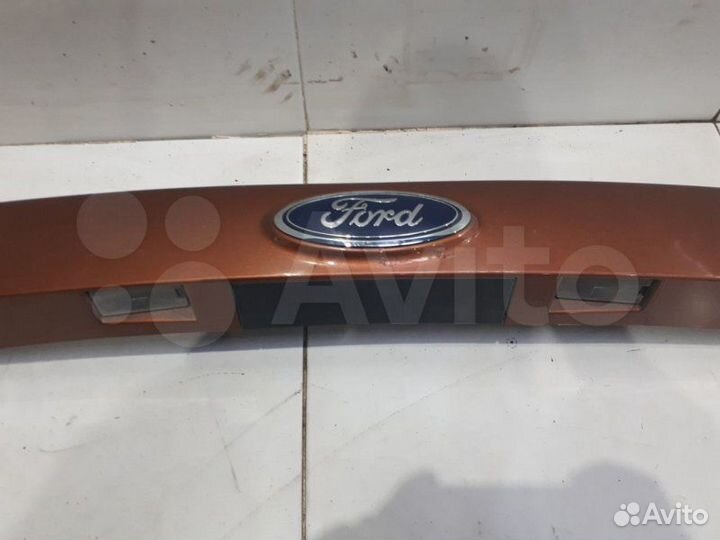 Накладка двери багажника Ford Kuga 2 2016