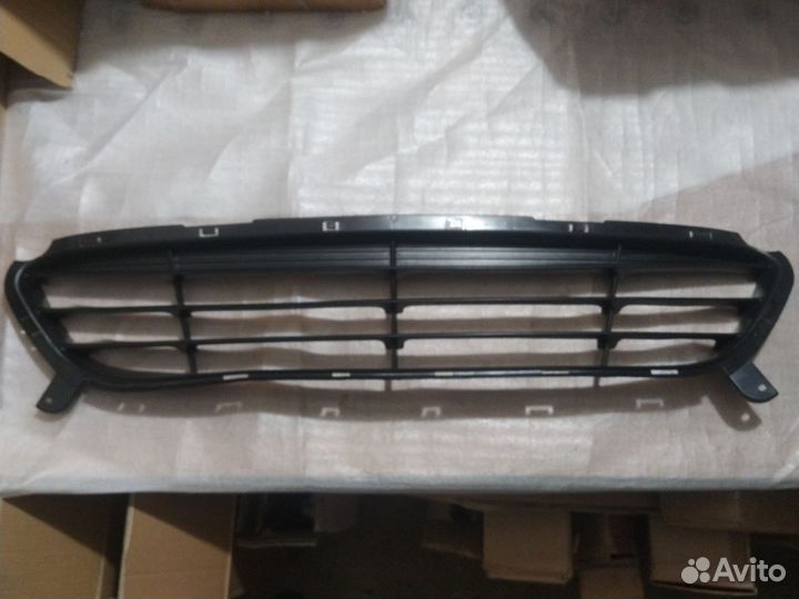 Решетка в бамп Hyunda Solaris 10-14 / Accent 11-17