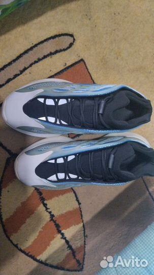 Adidas yeezy boost 700 v3 размер 42-43