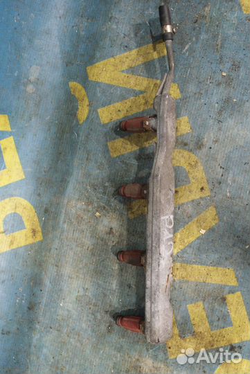 Топливная рампа форсунка Nissan Almera N16