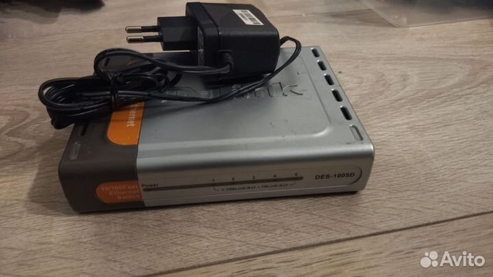 Маршрутизатор(Коммутатор,Switch) D-Link DES-1005D