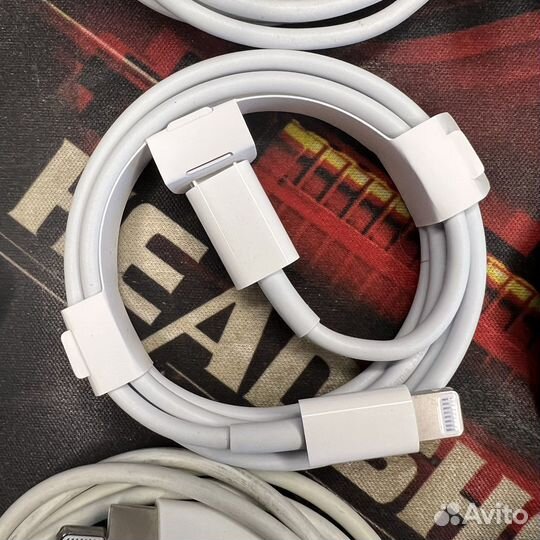 Зарядка на iPhone оригинал