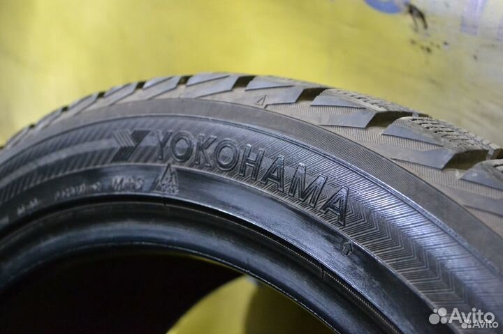 Yokohama Ice Guard IG30 235/45 R17