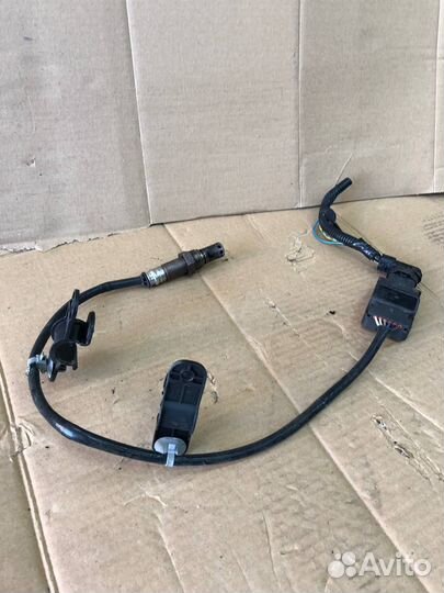 Лямбда-зонд Volvo Xc90 32137353