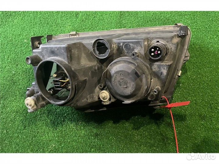 Фара правая Volkswagen Passat 1998
