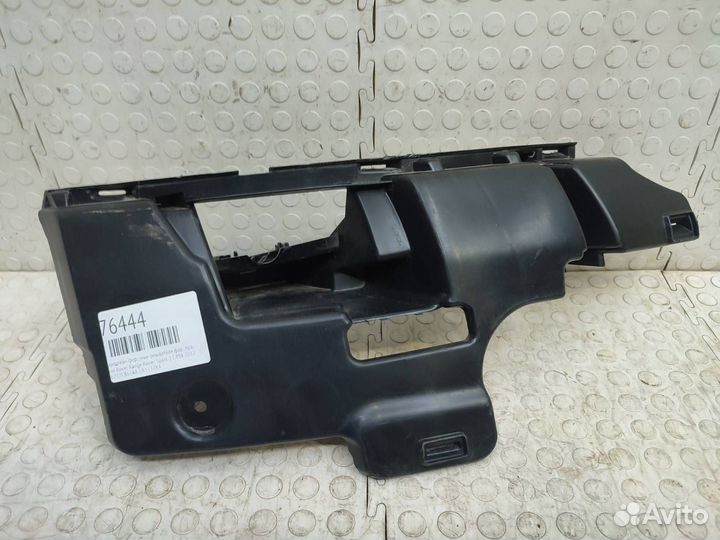 Кронштейн форсунки омывателя фар правый Land Rover