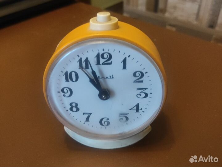 Будильник витязь