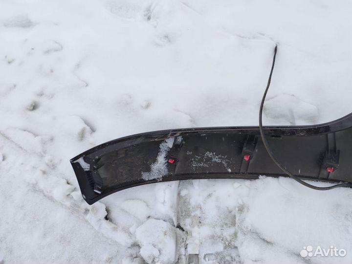 Молдинг крышки багажника Kia Sorento 2