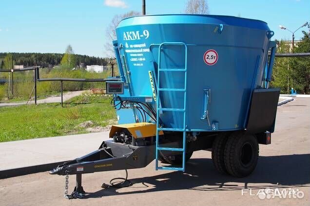 Миксер-кормораздатчик Слободской машиностроительный завод АКМ-9, 2022