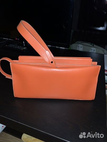 Женская сумочка с плечевым ремнем (Farfetch)