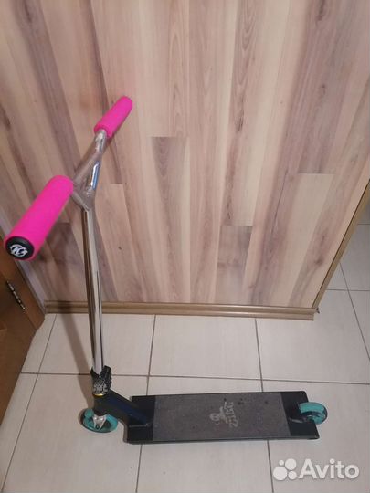 Продам трюковой самокат кастом