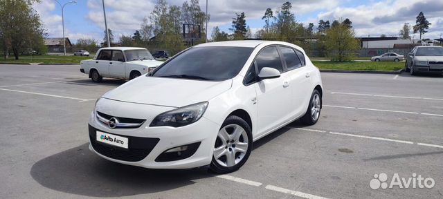 Opel Astra 1.4 AT, 2014, 126 650 км с пробегом, цена 1070000 руб.