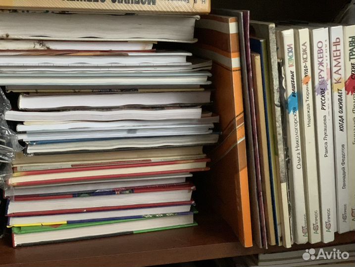 Книги по рукоделию: вышивка, бисер, шитье и другое