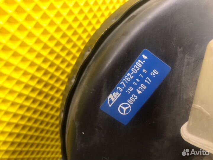 Вакуумник Mercedes-Benz S124 M102.982 1989