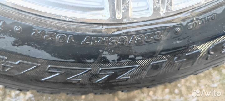 Bridgestone Blizzak DM-V1 225/65 R17