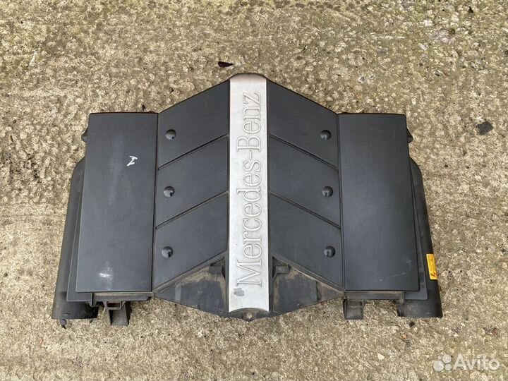 Корпус воздушного фильтра Mercedes W211 M112