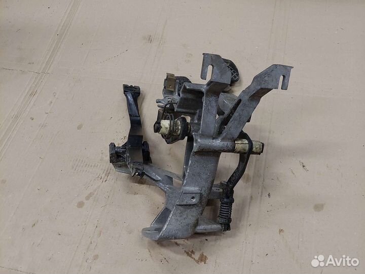 Педали тормоза сцепление Audi 80 b3/b4