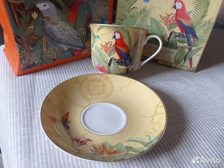 Чашка с блюдцем в подарочной коробке