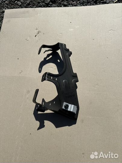 Кронштейн правой фары Scania 6 2692990