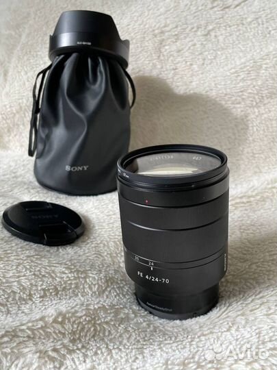 Sony Carl Zeiss Vario-Tessar T* 24-70mm f/4 ZA OSS