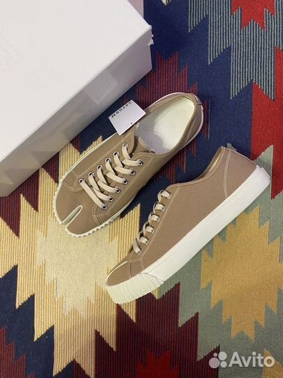 Кеды Таби Maison Margiela Canvas Tabi In Beige