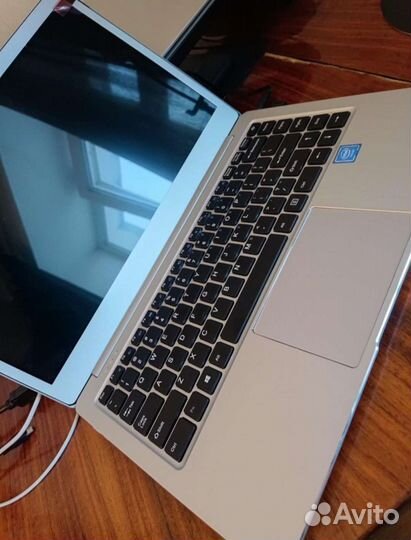 Ультрабук SmartBook новый