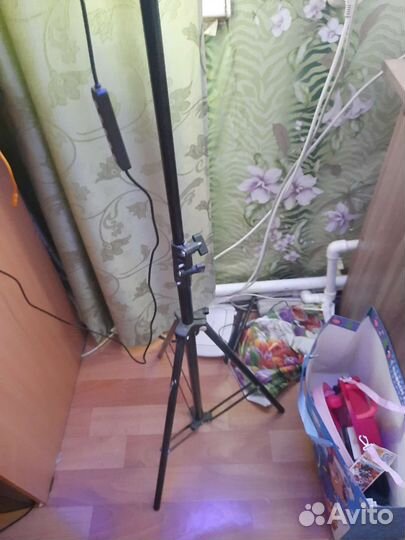 Кольцевая лампа со штативом